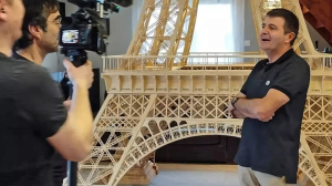 Ρεκόρ Γκίνες για τον <br> 47χρονο Γάλλο με τον <br> &#039;&#039;Πύργο του Άιφελ&#039;&#039;