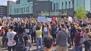 Θρίλερ με τον <br> θάνατο 19χρονου <br> διαδηλωτή στο Ντιτρόιτ