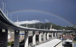 Εγκαινιάστηκε η νέα <br> γέφυρα της Γένοβας <br> Ξύπνησαν μνήμες...