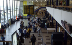 Χάος στα αεροδρόμια <br> της Γερμανίας λόγω <br> έλλειψης προσωπικού