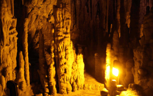 Αυτό είναι το <br> ωραιότερο σπήλαιο <br> στην Ελλάδα (εικόνες)