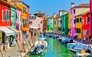Μπουράνο το πολύχρωμο <br> νησάκι της <br> Ιταλίας (εικόνα)