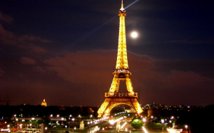 &#039;&#039;Φάντασμα&#039;&#039; ο <br> Πύργος του Άιφελ <br> στο Παρίσι