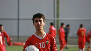 19χρονος Αφγανός διεθνής <br> ποδοσφαιριστής έπεσε <br> από το αεροπλάνο