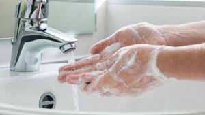 Προσοχή στην  αφυδάτωση των χεριών  από το πολύ πλύσιμο