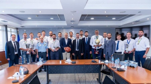 Ο Τάκης Θεοδωρικάκος  τίμησε τους αστυνομικούς  πρωταθλητές μπάσκετ