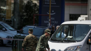 Ο Στρατός απομάκρυνε <br> τη χειροβομβίδα από <br> το πλυντήριο στο Κερατσίνι