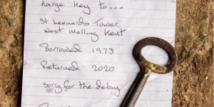Τι κρύβει το μυστηριώδες  κλειδί ενός πύργου  στην Αγγλία;