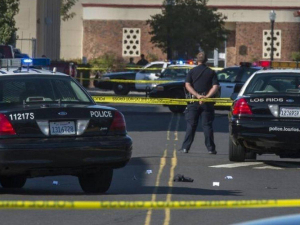 Ένοπλος σε εκκλησία <br> σκότωσε έναν και <br> τραυμάτισε τέσσερις