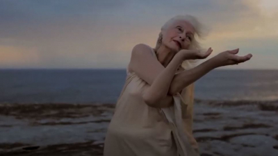 Αιλίν Κράμερ Ενεργή <br> χορεύτρια 107 ετών <br> μας διδάσκει πάθος ζωής