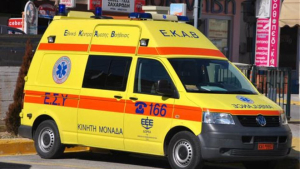 Τρόλει συγκρούστηκε με <br> φορτηγό στην Αθήνα <br> Ένας τραυματίας