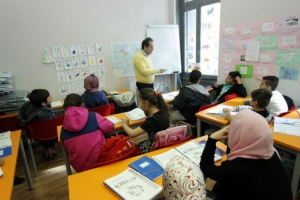 Τα σχολεία υποδοχής <br> μεταναστών στην <br> ανατολική Αττική
