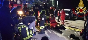 6 νεκροί και <br> 100 τραυματίες σε <br> κλαμπ στην Ιταλία
