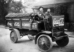 Το ξύλινο κάρο της <br> coca cola κάνει <br> delivery το 1909! (εικόνα)
