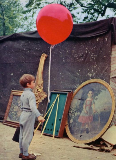 Η ιστορία αγάπης <br> με το 5χρονο παιδί <br> και το κόκκινο μπαλόνι