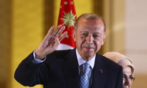 Ο Ερντογάν ορκίζεται για <br> 3η δεκαετία πρωθυπουργός <br> στην Τουρκία