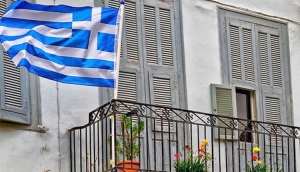 Αυξήθηκαν <br> οι ελληνικές σημαίες <br> στα σπίτια