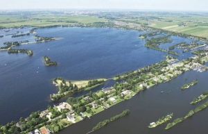 Οι πανέμορφες <br> στενές λίμνες <br> της Ολλανδίας (εικόνα)