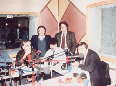 Όλη η ιστορία του <br> Ελληνικού ραδιοφώνου <br> σε μία φωτογραφία!