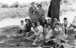 Συγκινητική φωτογραφία <br> Σχολική εκδρομή στη <br> Ραφήνα το... 1949!