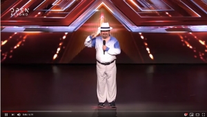 Τραγούδησε στο X Factor  Έφυγε πριν ψηφίσουν  οι κριτές (βίντεο)
