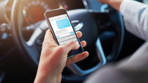 Έρευνα Αφηρημένοι  με τα κινητά  οι οδηγοί