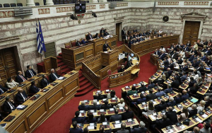 Τροπολογία για τη <br> στέρηση δικαιωμάτων της <br> ΧΑ ζητεί ο ΣΥΡΙΖΑ