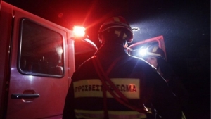 Πυροσβέστες έσωσαν <br> ηλικιωμένη από <br> φλεγόμενο διαμέρισμα