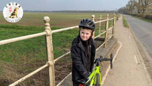 Το 8χρονο αγόρι <br> που σώζει σκυλιά <br> με το ποδηλατό του