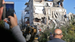 Συλλήψεις οκτώ ατόμων <br> στην Αλβανία για τα <br> κτίρια που έπεσαν
