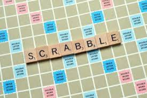 Γενέθλια 75 ετών <br> για το επιτραπέζιο <br> παιχνίδι Scrabble