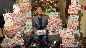 13χρονος μάζεψε χρήματα <br> για να πάρει δώρα <br> σε 60 άπορα παιδιά!
