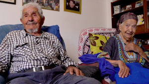 Ανθρώπινο αριστούργημα! <br> 91 χρόνια, παντρεμένοι <br> και αγαπημένοι (video)