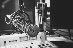 ''Φτώχυνε'' το Ελληνικό  ραδιόφωνο Πέθανε ο  Θοδωρής Σαραντής