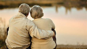 Η Τασσούλα Επτακοίλη  για τα ηλικιωμένα  ζευγάρια της γαλήνης