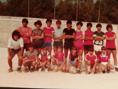 Κόκκινο Λιμανάκι 1983 <br> Η παραλία είχε <br> ποδοσφαιρική ομάδα!