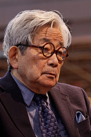 Κενζαμπούρο Οε <br> Ο κορυφαίος <br> Ιάπωνας λογοτέχνης