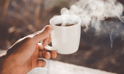 Τα 6 λάθη που μας <br> παχαίνουν όταν <br> πίνουμε καφέ