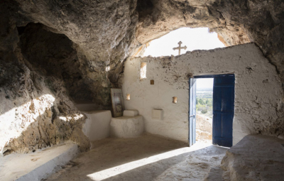 Οι 15 εκκλησίες του <br> πλανήτη χτισμένες μέσα <br> σε σπηλιές (εικόνες)