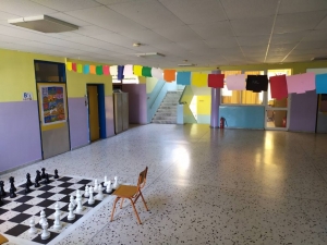Το δημοτικό σχολείο που  παίζει Χατζηδάκη στο διάλειμμα  κι έχει Πικάσο στους τοίχους