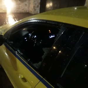 Διέρρηξαν το ταξί  του Σπύρου Κάρλου  στο Πικέρμι (εικόνα)