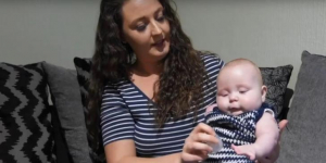 29χρονη γέννησε μωρό <br> χωρίς πόδια και χέρι <br> Το ήξερε, το κράτησε (video)