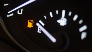Το πιο συνηθισμένο  λάθος των οδηγών που  καίνε ''τσάμπα'' βενζίνη