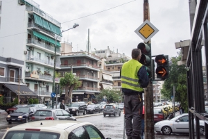 Χωρίς φανάρια  η Αθήνα  για εβδομάδες