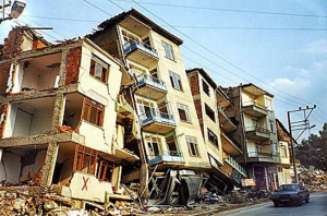 Σαν σήμερα το 1999 <br> Ο φονικός σεισμός <br> της Αθήνας