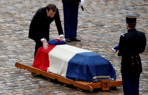 Η Γαλλία και ο κόσμος <br> αποχαιρέτησαν τον <br> ήρωα αστυνομικό