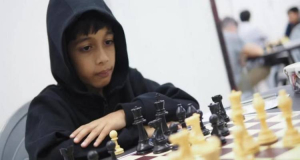 Εκπληκτικό! Οκτάχρονος <br> Ινδός γκραντ μετρ <br> στο σκάκι! (εικόνα)