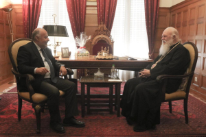 Συνάντηση του Δημήτρη  Τσιόδρα με τον  Αρχιεπίσκοπο Ιερώνυμο
