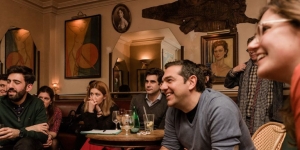Για ποτό σε μπαρ <br> στο Παρίσι ο <br> Αλέξης Τσίπρας (pic)