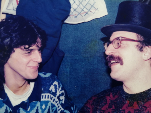 Όταν το 1986 ο Τζώνυ <br> Βαβούρας συνάντησε τον <br> Αργύρη Κωστάκη (εικόνα)